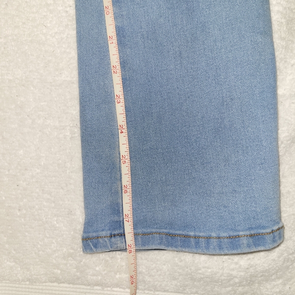 Embroidered Light Blue Jeans with Animal Design - Picture 7 of 13